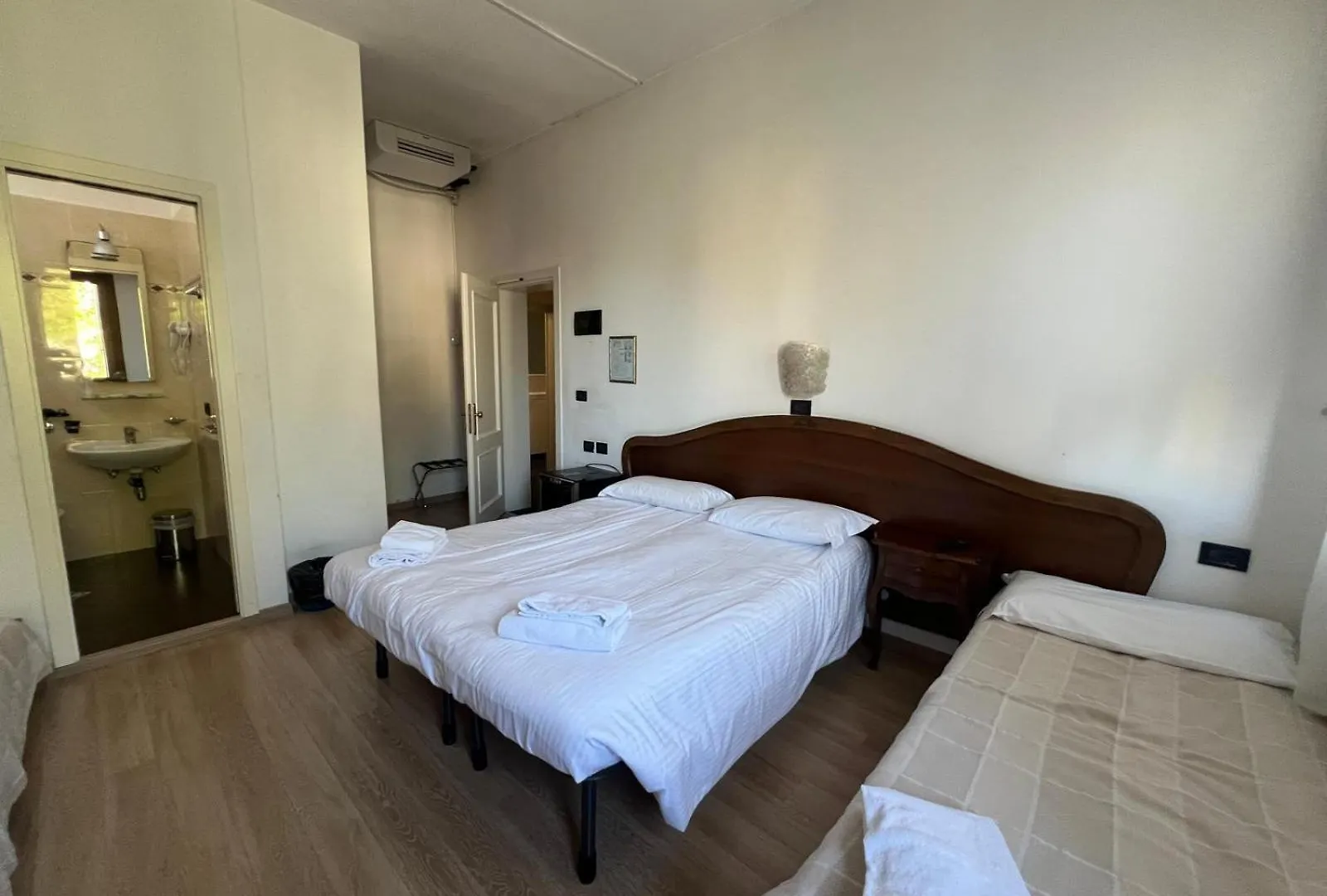 Hotel Cristallo Venedigs Lido 2*,